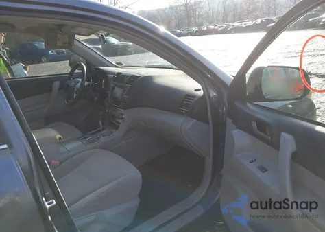 2013 Toyota Highlander Hybrid Base V6 from USA, damaged, VIN JTEBC3EH5D2017155